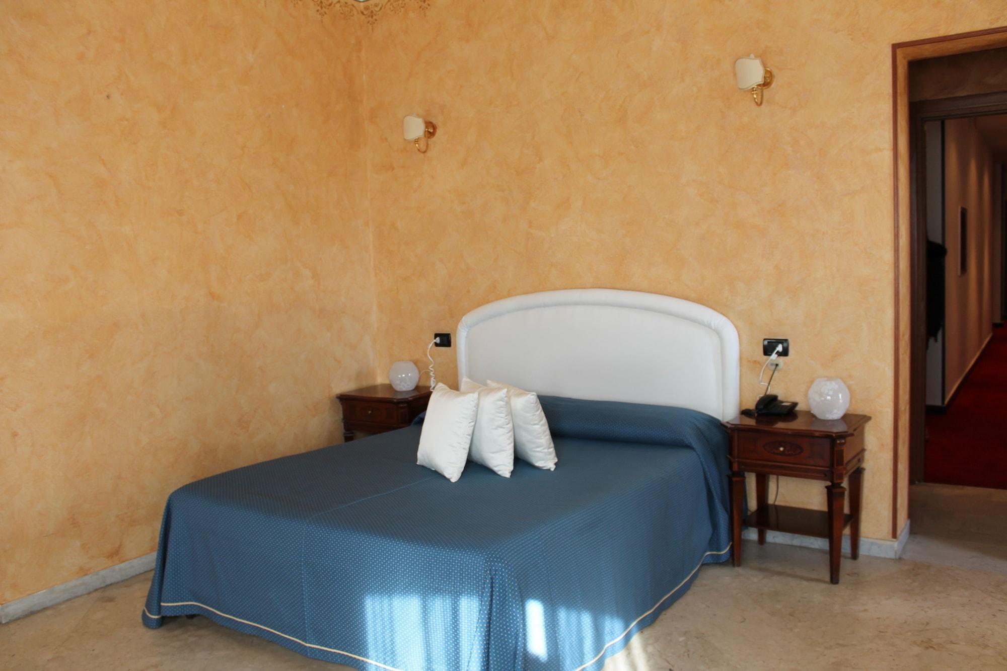 Hotel Lungomare ريجّو دي كالابريا المظهر الخارجي الصورة
